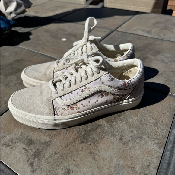 Vans - Picture 4 of 7
